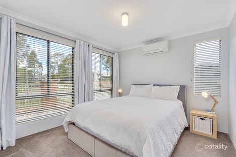 Property photo of 5 Conferta Link Banksia Grove WA 6031