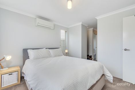 Property photo of 5 Conferta Link Banksia Grove WA 6031