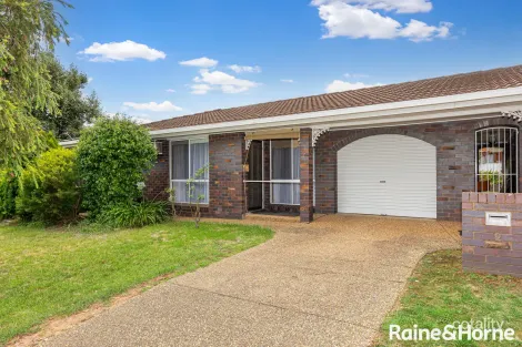 2/10 Malaya Dr, Tolland, NSW 2650