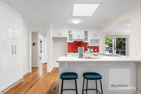 Property photo of 2 Fifer Rise Bundoora VIC 3083