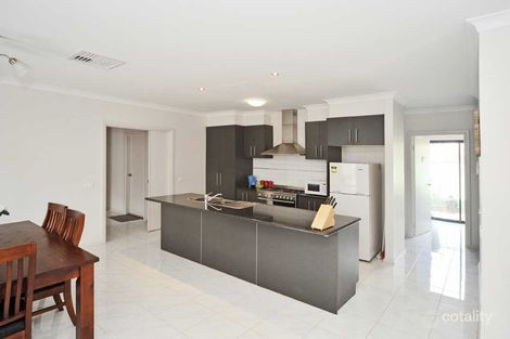 Property photo of 3 Irontree Close Kangaroo Flat VIC 3555