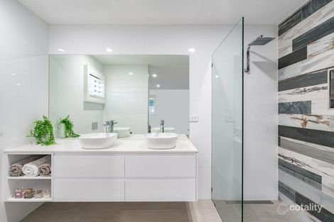 Property photo of 31 Fourteenth Avenue Palm Beach QLD 4221