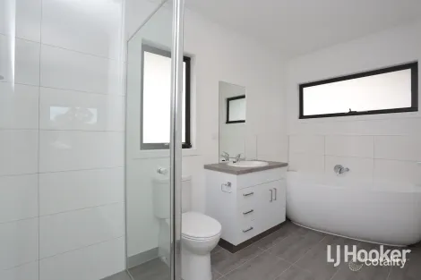 Property photo of 1/1 Silvan Court Werribee VIC 3030