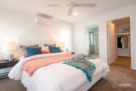 Property photo of 31 Chambers Ridge Boulevard Park Ridge QLD 4125