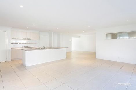 Property photo of 2 Hughes Road Doreen VIC 3754