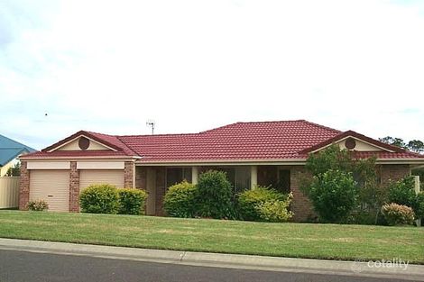 Property photo of 40 Kendall Crescent Bonny Hills NSW 2445