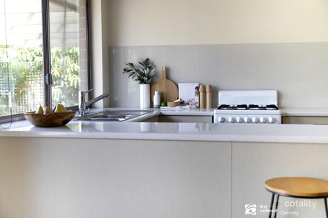 Property photo of 4 Richard Avenue Hackham SA 5163