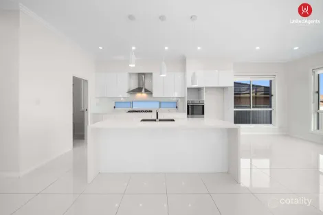Property photo of 17 Flight Circuit Middleton Grange NSW 2171