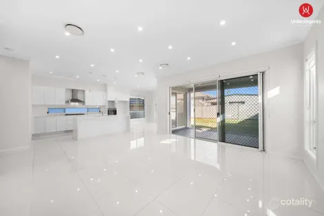 Property photo of 17 Flight Circuit Middleton Grange NSW 2171