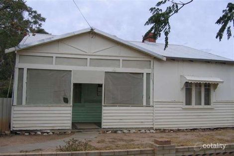 64 Coronation St, Merredin, WA 6415