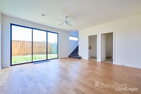 Property photo of 4 Grasslands Loop Keysborough VIC 3173