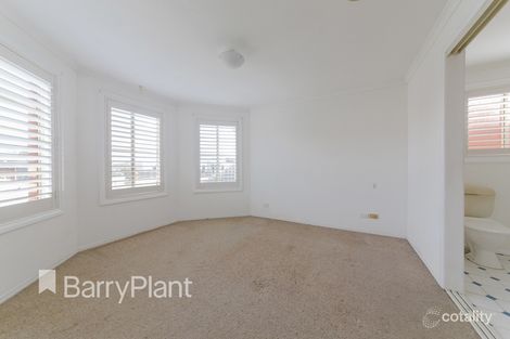 Property photo of 27 Cassinia Close Delahey VIC 3037
