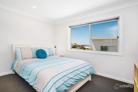 Property photo of 33 Rosemont Circuit Flinders NSW 2529