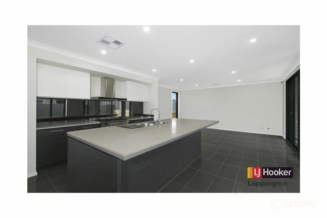 13 Plumegrass Ave, Denham Court, NSW 2565