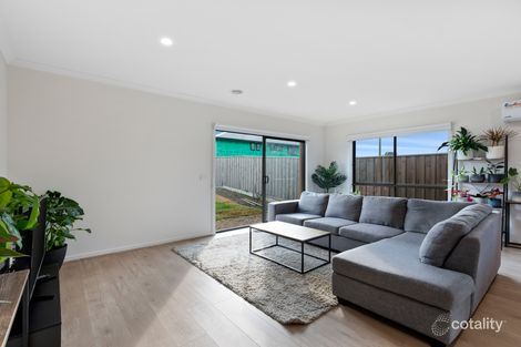 Property photo of 4 Oliver Street Doreen VIC 3754