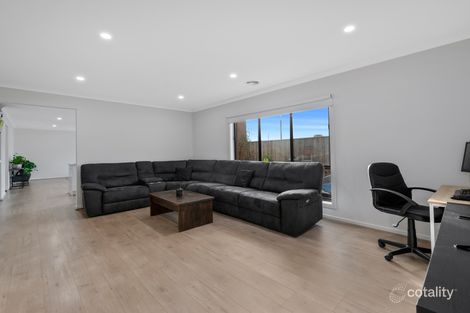 Property photo of 4 Oliver Street Doreen VIC 3754