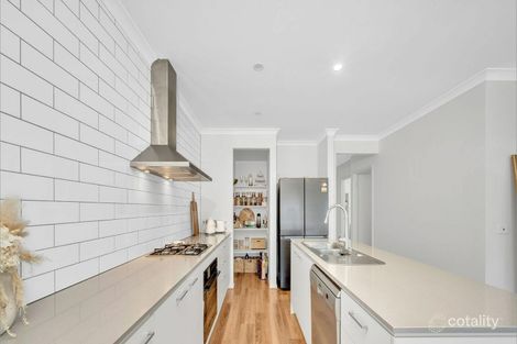 Property photo of 59 Elmtree Crescent Clyde North VIC 3978