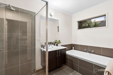 Property photo of 12 Silvercrest Way Armstrong Creek VIC 3217