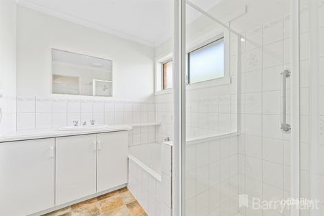 61 Lampard Rd, Drouin, VIC 3818