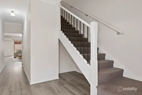 Property photo of 18/19 Hereford Lane Woodcroft SA 5162