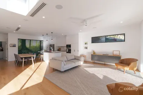 46 Rosewood St, Bardon, QLD 4065