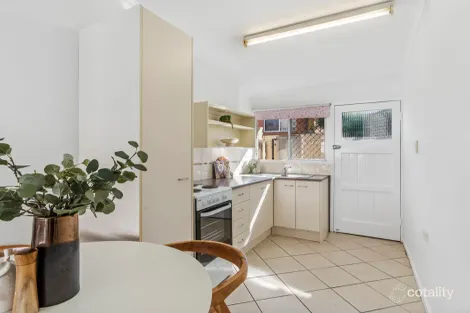 Property photo of 2/11 Crichton Street Yeerongpilly QLD 4105