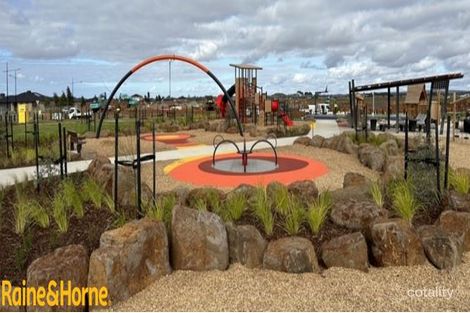 Property photo of 11 Mapleton Boulevard Melton South VIC 3338