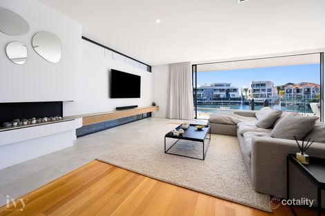 Property photo of 5/11 Regents Court Paradise Point QLD 4216
