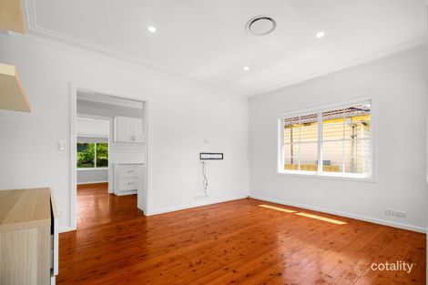 Property photo of 28 Burrell Crescent Dapto NSW 2530