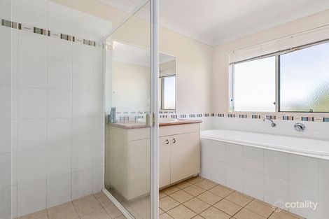 Property photo of 2 David Place Manly West QLD 4179