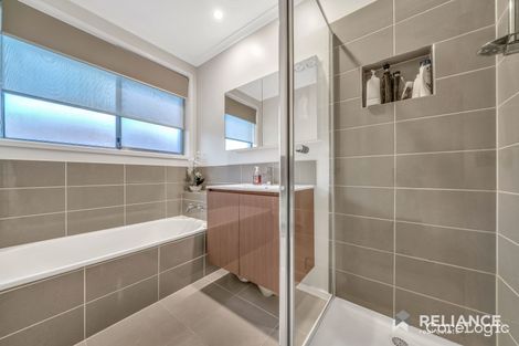 Property photo of 30 Strathmore Crescent Hoppers Crossing VIC 3029