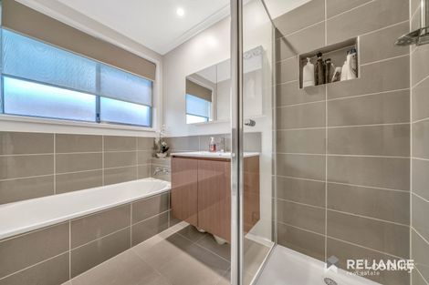 Property photo of 30 Strathmore Crescent Hoppers Crossing VIC 3029