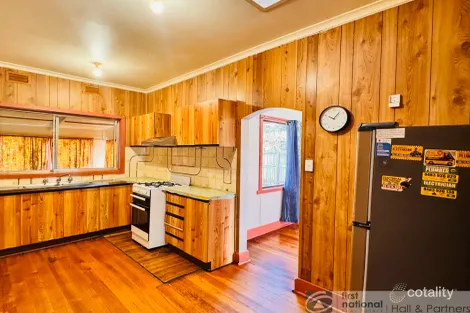Property photo of 6 Bloomfield Road Noble Park VIC 3174