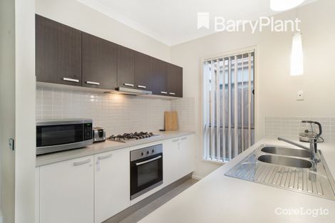 Property photo of 12 Luca Place Pakenham VIC 3810