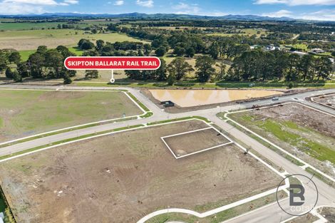 11 Hammond St, Lucas, VIC 3350