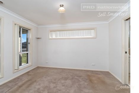Property photo of 1/7 Tikki Place Glenfield Park NSW 2650