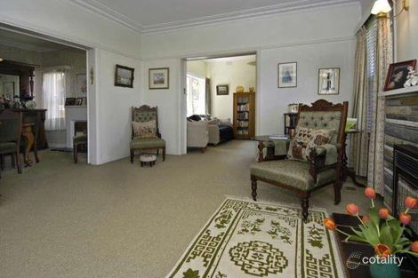 Property photo of 2 Jolliffe Crescent Rosanna VIC 3084