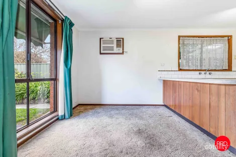 Property photo of 28 Burnside Street Eaglehawk VIC 3556