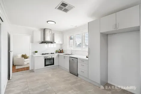 Property photo of 452 Grimshaw Street Bundoora VIC 3083