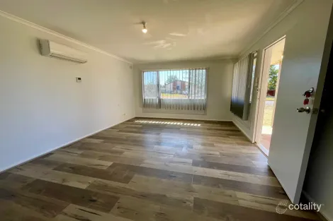 Property photo of 17 Yarran Circle Cobar NSW 2835