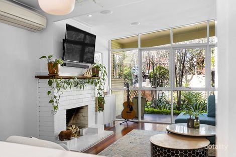 Property photo of 17 Kenmore Road Kenmore QLD 4069