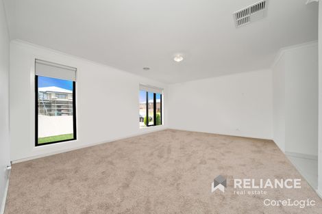 Property photo of 16 Heyfield Drive Truganina VIC 3029