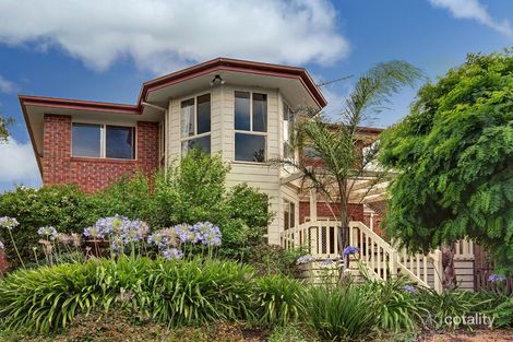 Property photo of 23 Regency Rise Chirnside Park VIC 3116