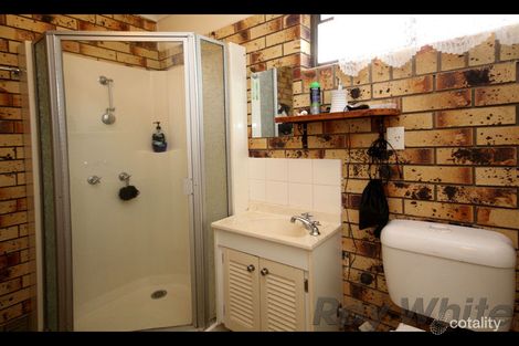 25 Railway St, Booval, QLD 4304