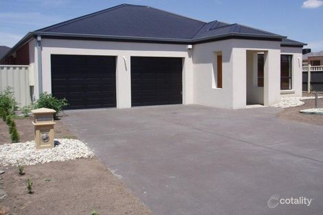 Property photo of 48 Tusmore Rise Craigieburn VIC 3064