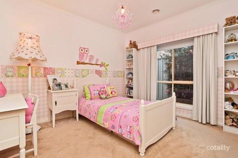 Property photo of 9 Great Barr Crescent Caroline Springs VIC 3023