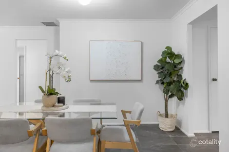 Property photo of 18 The Boulevard Gisborne VIC 3437