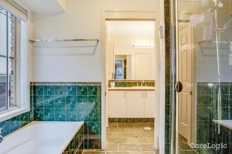 Property photo of 18 Congreve Close Mudgeeraba QLD 4213