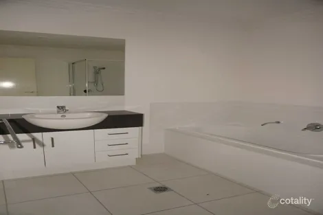 Property photo of 2/33 Warilla View Blacks Beach QLD 4740