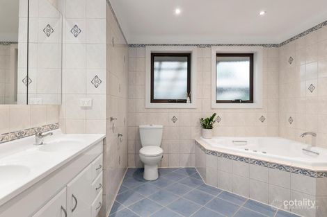 Property photo of 16 Nundah Drive Eltham VIC 3095